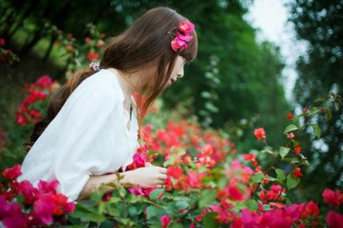 梦见女人洗很脏的衣服（女人梦见很多很脏的衣服）