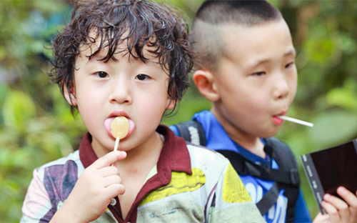 做梦梦到男生死皮白脸的追你（做梦梦到一个很温柔的男生）