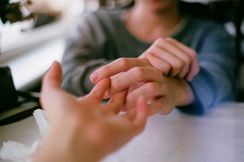 女朋友说梦到我牵手别的女生（女朋友梦到我和别的女生谈恋爱）