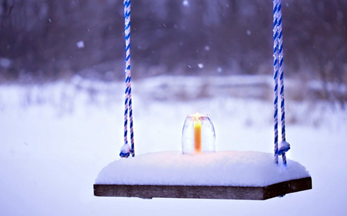 梦见地上有厚厚一层雪（梦见地上全部是厚厚的雪）